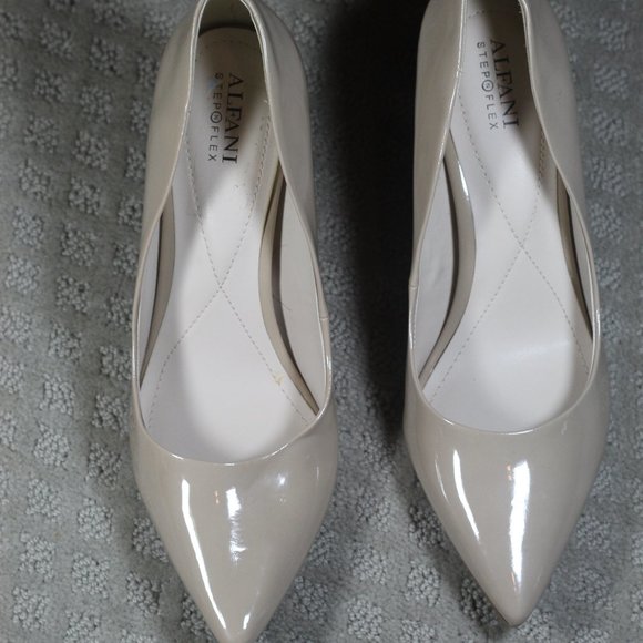 NWOT Alfani Step n Flex Jules Nude Patent Pointed Toe Heels - Picture 2 of 8